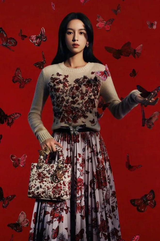 魔镜魔镜告诉我谁是四海八荒最美的女龙?(图35) 魔镜魔镜告诉我谁是四海八荒最美的女龙?(图35)