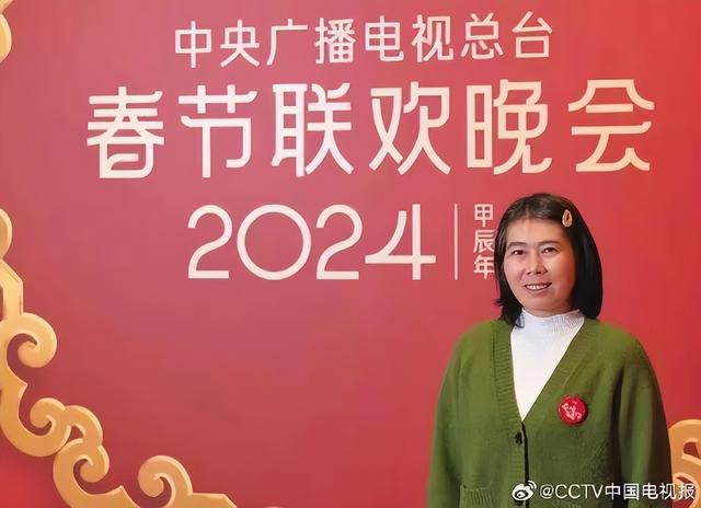 首次!被邀上春晚!脑瘫女孩豆豆、影老板、田鼠大婶他们才是闪闪发亮的明星(图19) 首次!被邀上春晚!脑瘫女孩豆豆、影老板、田鼠大婶他们才是闪闪发亮的明星(图19)