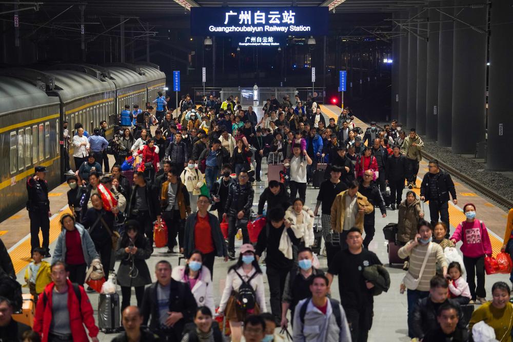 早读｜广府庙会、万人通济……粤味元宵好戏连场；证监会回应“IPO倒查10年”(图6)