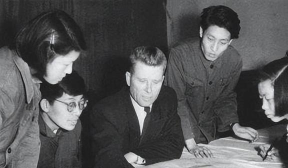 1987年广东一老妇看杂志才知30年未见的儿子是国家功臣(图11)