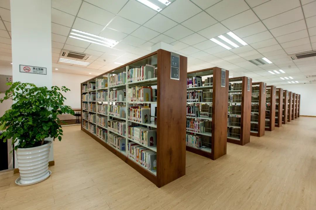 点赞!嘉定6家街镇图书馆获评“示范馆”(图2) 点赞!嘉定6家街镇图书馆获评“示范馆”(图2)