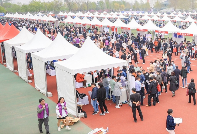 一周关键词·高校 高招咨询会、安全文化节、绿色长征路……高校各有新“花”样