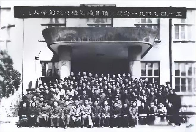 全国最憨厚985第一工科大学在东北被风吹成“大车埋土大学”(图2) 全国最憨厚985第一工科大学在东北被风吹成“大车埋土大学”(图2)