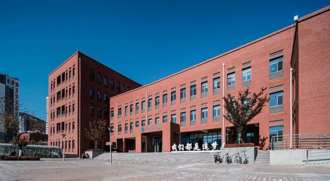全国最憨厚985第一工科大学在东北被风吹成“大车埋土大学”(图8) 全国最憨厚985第一工科大学在东北被风吹成“大车埋土大学”(图8)