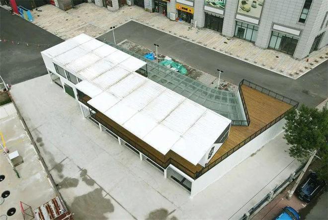 集装箱建筑案例丨国内外汽车集装箱展厅大赏不同工业风格之间的碰撞(图16)