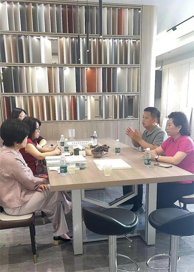 发展健康家居打造绿色空间 住房和城乡建设部建筑杂志社社长文林峰一行调研全铝家居(图2)