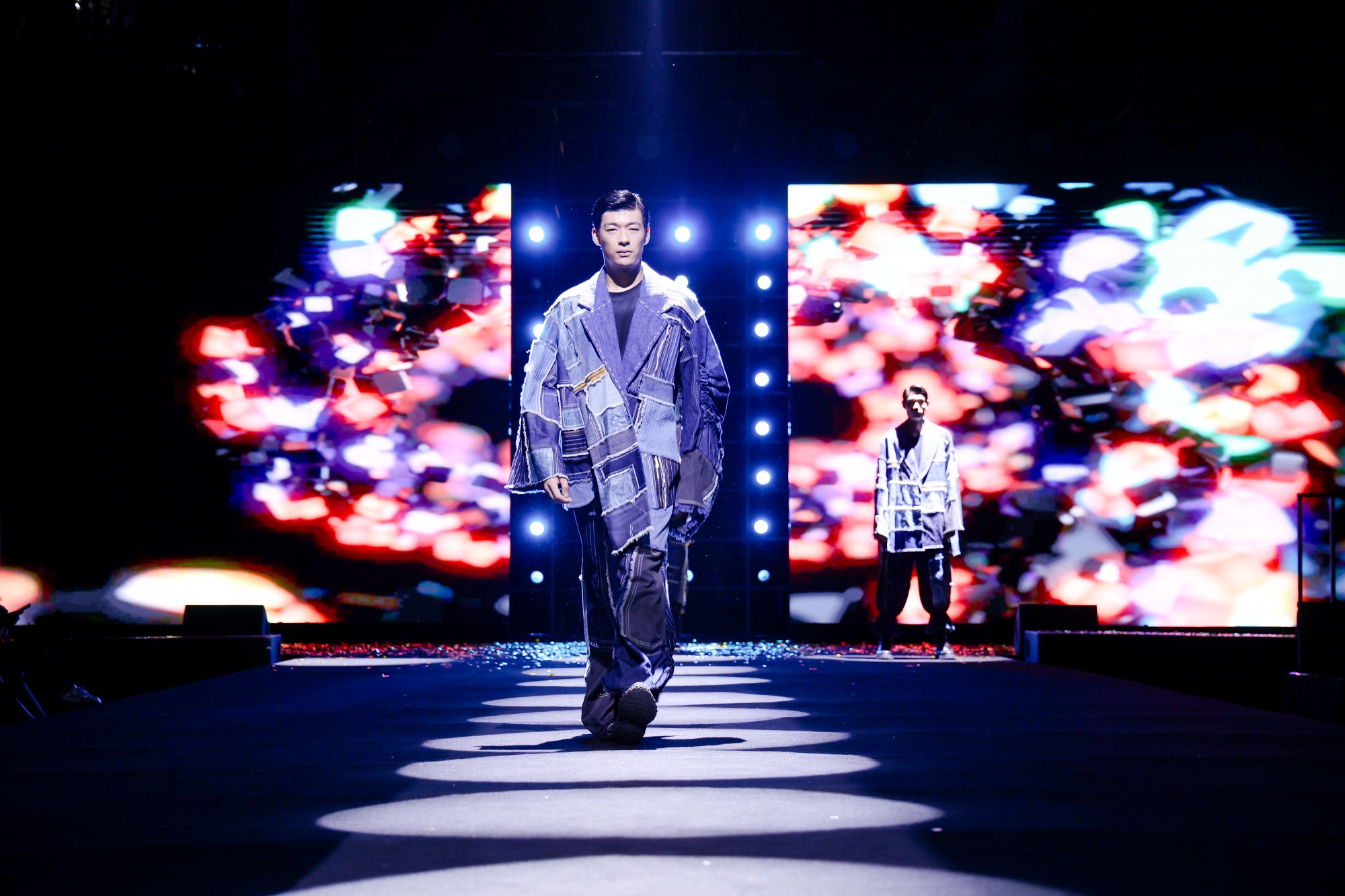 第七届中国·汉正街服装服饰博览会暨2024龙腾国际时尚男装周开幕(图2)