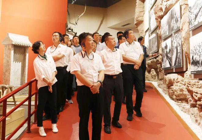 中国建筑材料联合会党委赴红旗渠开展主题党日活动(图5)