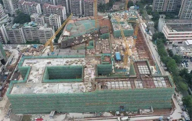 鸿荣源尚云位于龙华人民路与工业路交汇处紧邻壹城中心。(图4) 鸿荣源尚云位于龙华人民路与工业路交汇处紧邻壹城中心。(图4)