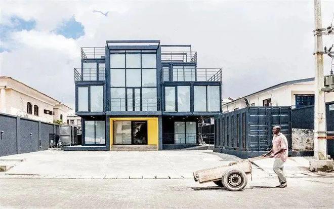 集装箱建筑案例｜来自不同国家不同地区的集装箱办公楼造型鉴赏(图13)
