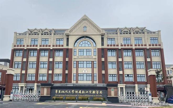 中企誉品银湖湾售楼处-楼盘详情-2024官方网站＋小区环境-停车位(图13)