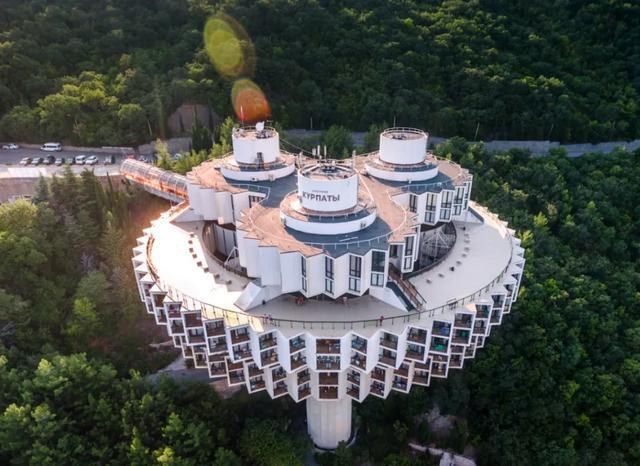 苏联未来建筑:力量与梦想的乌托邦美学(图3) 苏联未来建筑:力量与梦想的乌托邦美学(图3)