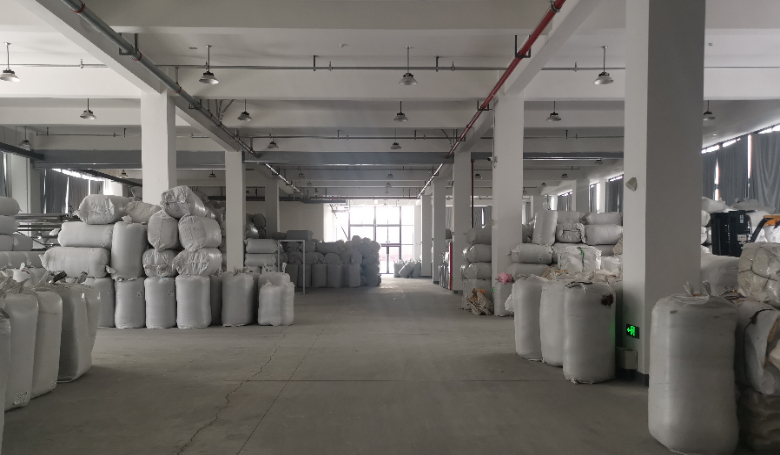 稳订单拓市场应变各有妙招！全国最大家纺市场众多外贸企业24小时不停工(图2)