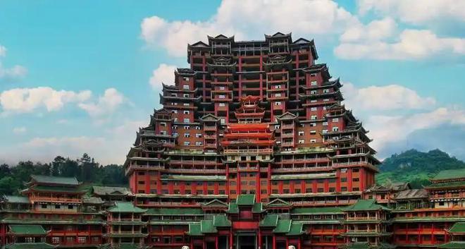 负债400亿!却花2亿修建“天下第一水司楼”多家接手公司跑路(图6) 负债400亿!却花2亿修建“天下第一水司楼”多家接手公司跑路(图6)