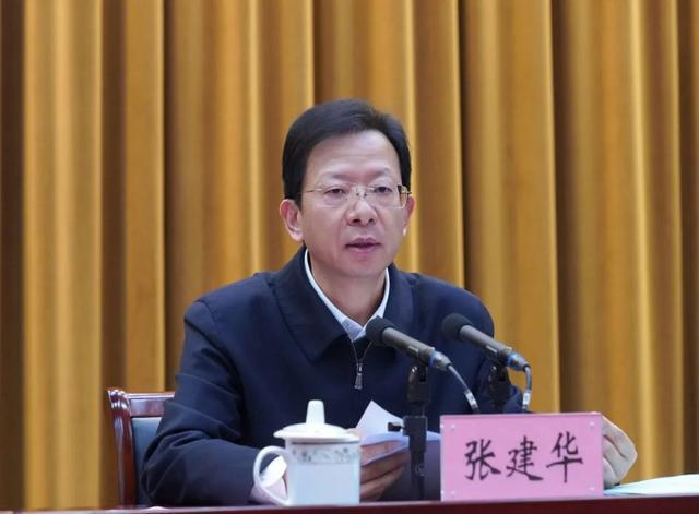南通市委常委、通州区委书记张建华出席全区建筑业发展大会