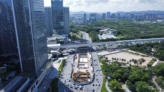满弓紧弦 奋力冲刺 中建四局全力以赴打赢“收官战”(图2) 满弓紧弦 奋力冲刺 中建四局全力以赴打赢“收官战”(图2)