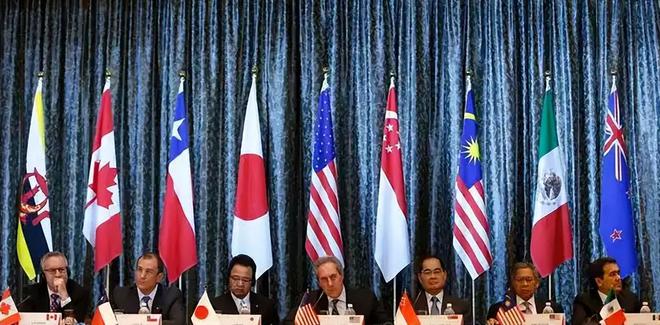反噬来了！特朗普加税后35国联手反制美5个州进入“紧急状态”(图6)