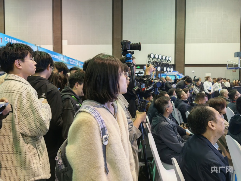 704家用人单位在呼和浩特“抢”人才